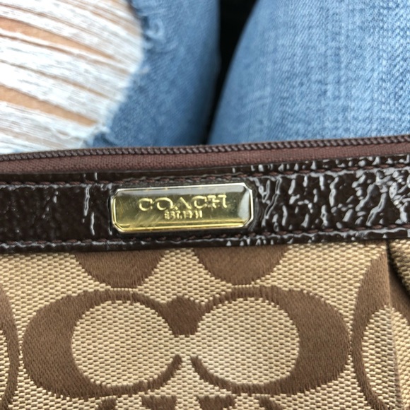 Coach Wristlet Brown - Picture 5 of 8